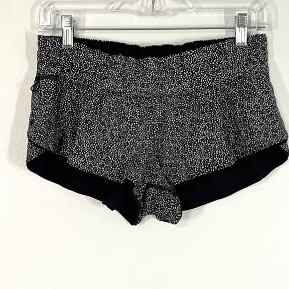 Lululemon Reversible Surf Short II 6 Freckle Flower Black White & Black - Picture 1 of 16
